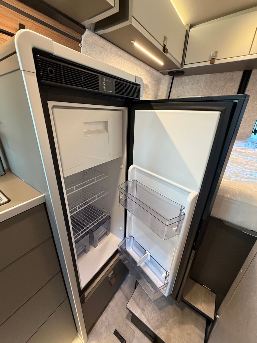 Fahrzeugabbildung HYMER / ERIBA / HYMERCAR Grand Canyon S - MB 600 SD- 4x4- 11.496€ sparen!