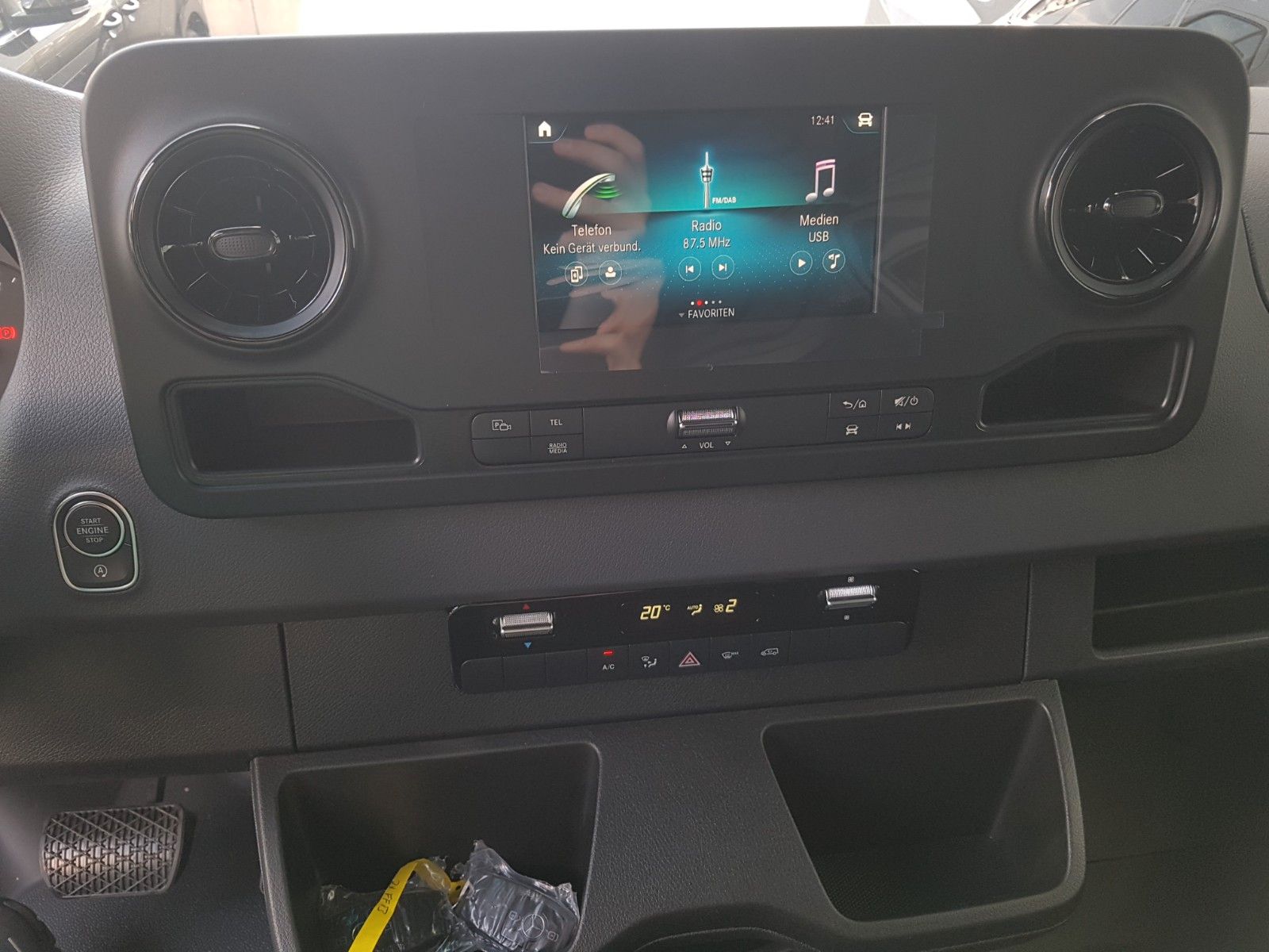 Fahrzeugabbildung Mercedes-Benz Sprinter 517 CDI 4325 9G Klima AHK3,5 Kamera