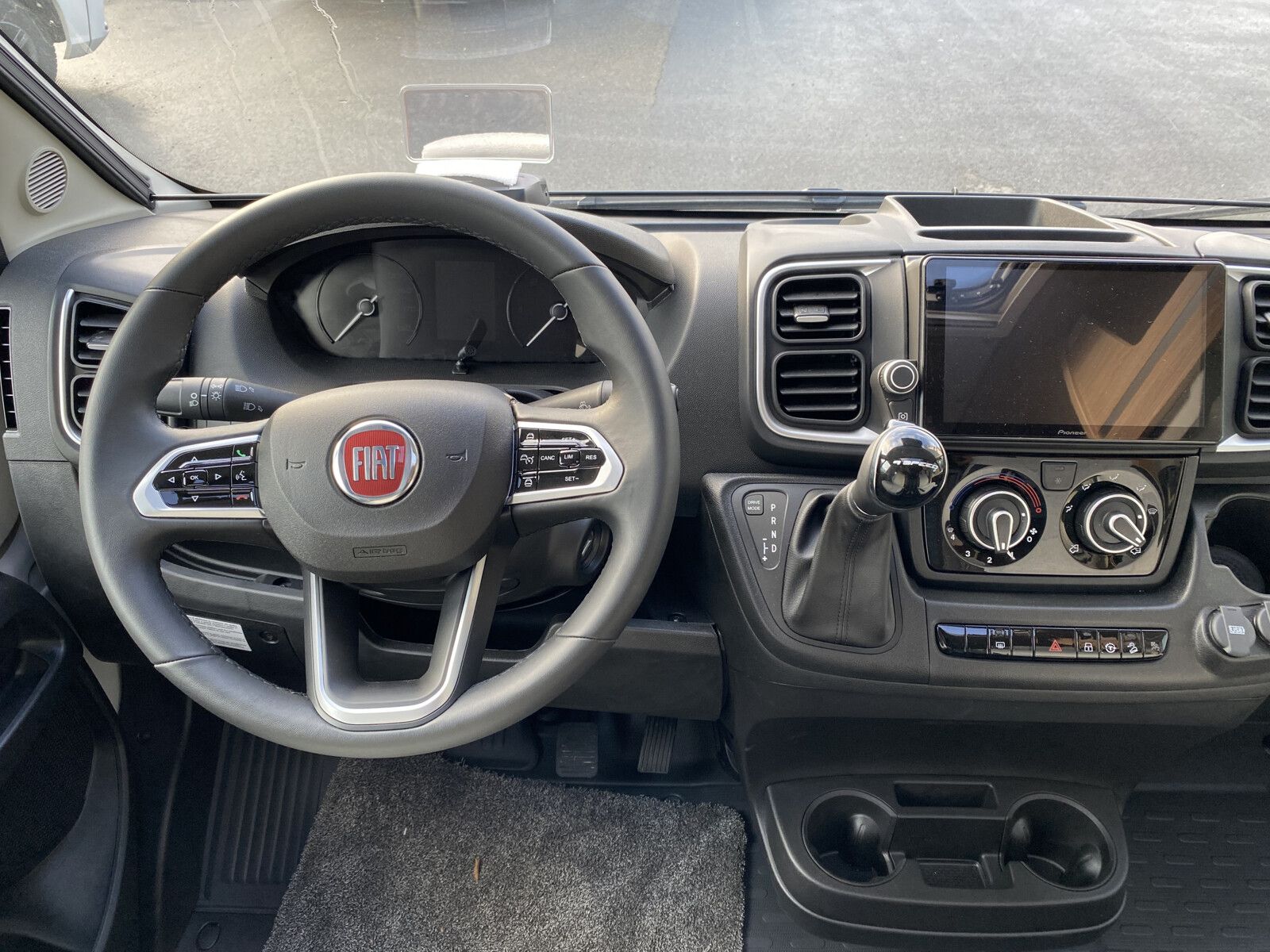 Fahrzeugabbildung Knaus Sky Ti PLATINUM SELECTION 650 MEG Automatik
