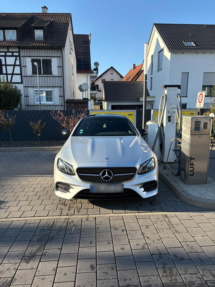 Mercedes-Benz E 220