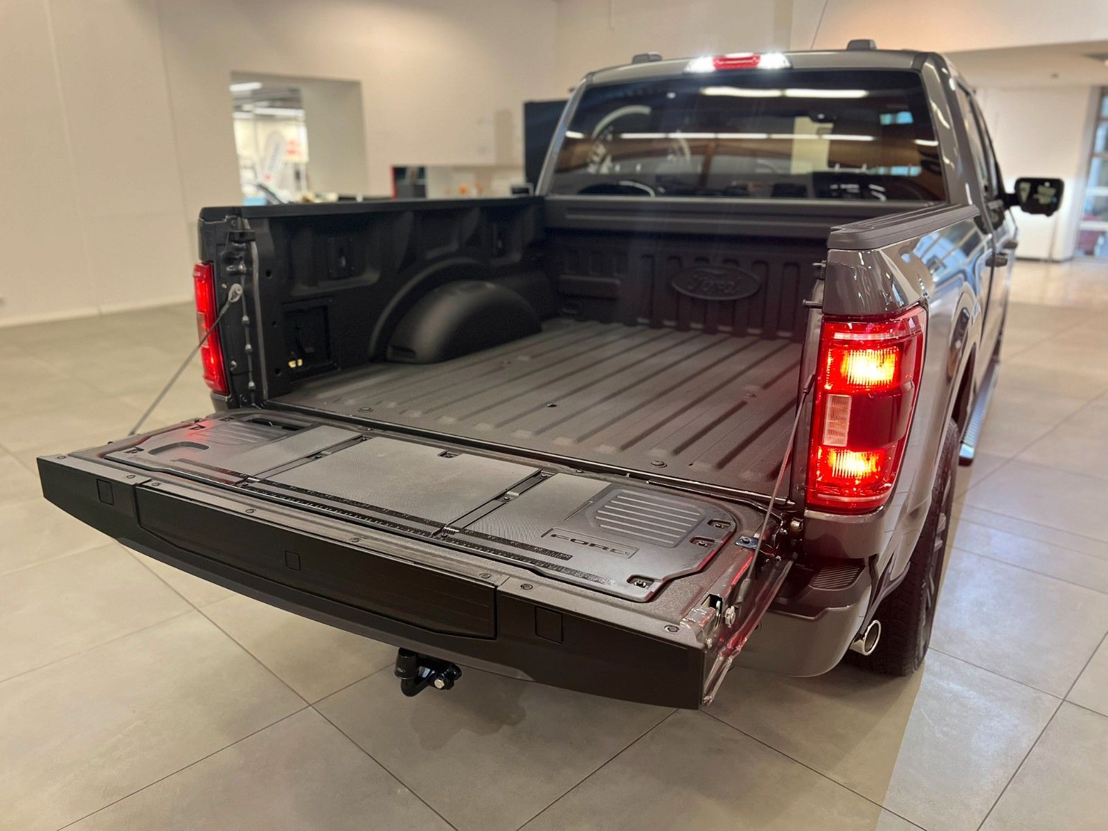 Fahrzeugabbildung Ford F-150 *RTR Edition* 5.0L V8 Supercrew 5,5"