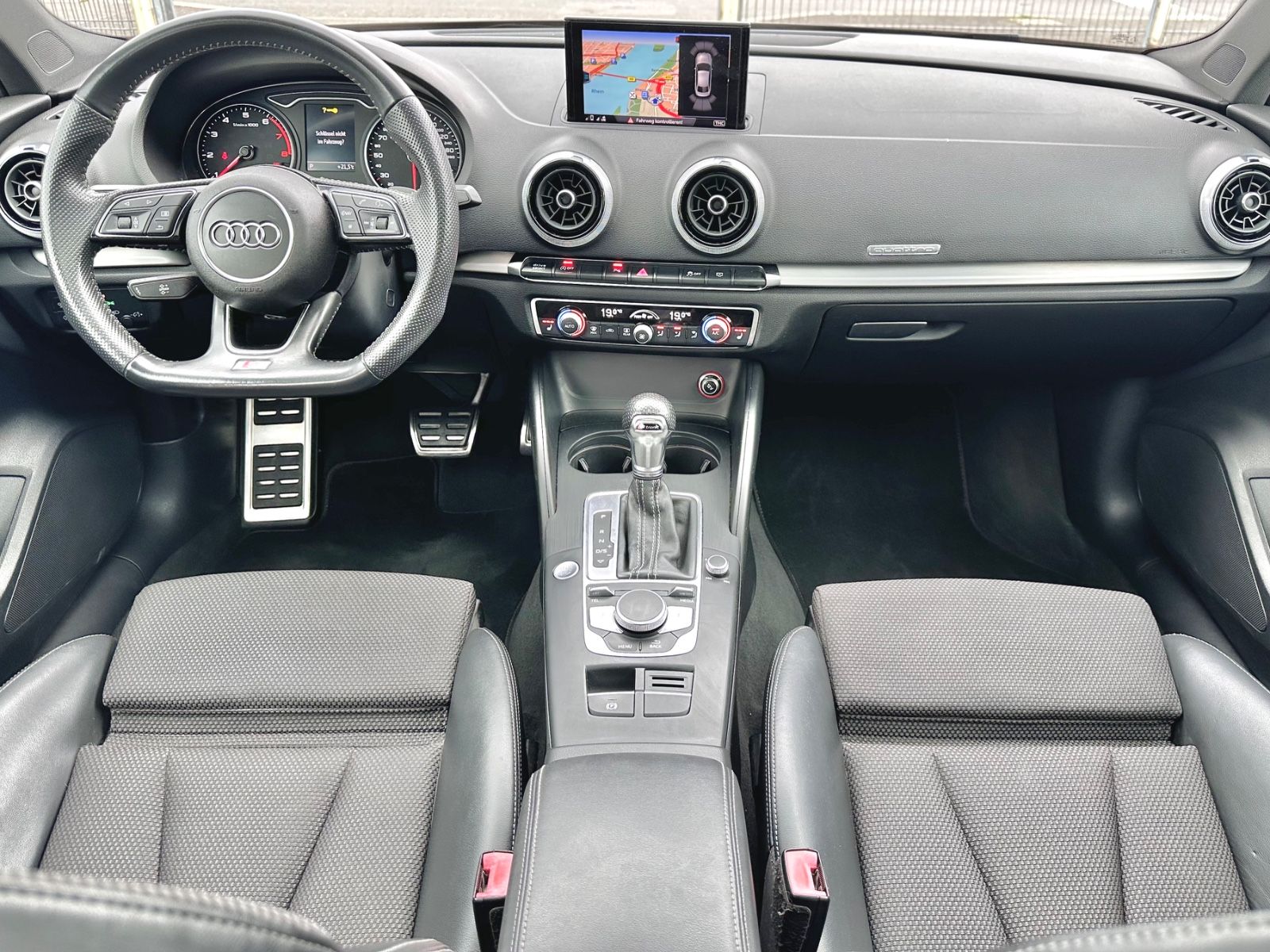 Fahrzeugabbildung Audi A3 S LINE SPORT QUATTRO LIMOUSINE*PANO+AUTOM*