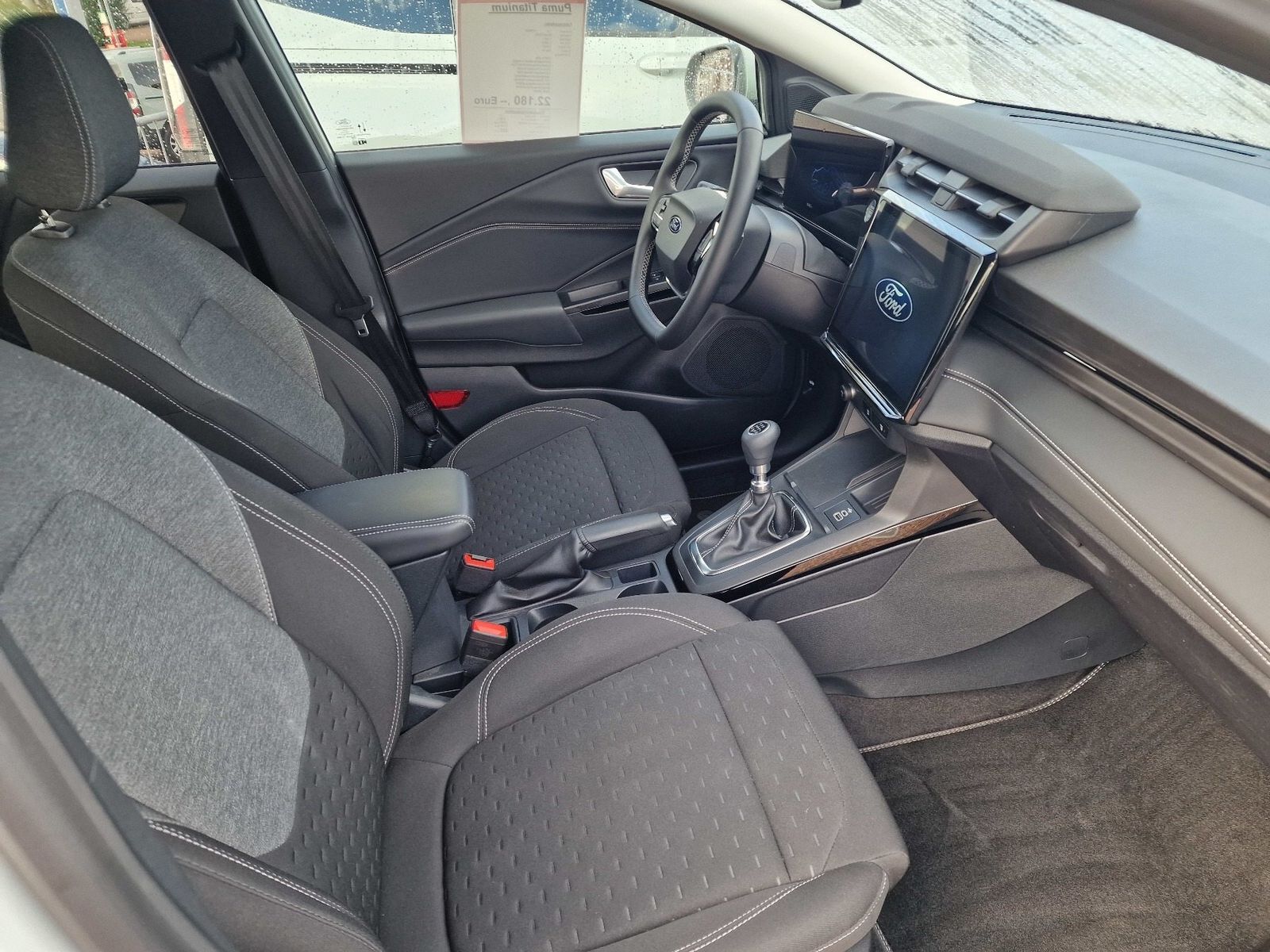 Fahrzeugabbildung Ford Puma Titanium, Navi,Winterpaket,Allwetterr.,