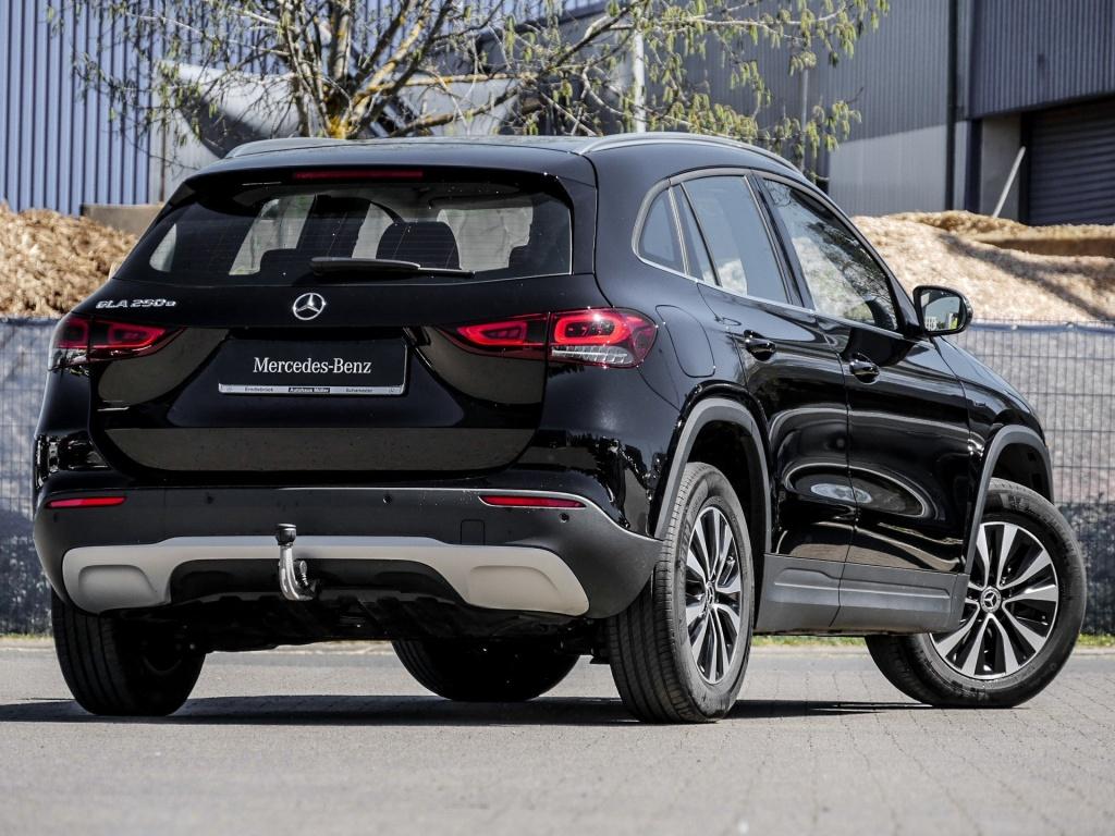 Mercedes-Benz GLA 250 e Style/LED/AHK/Navi/Tempomat/Easy-P/17'