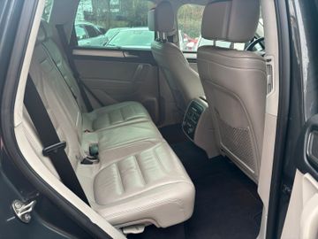 Volkswagen Touareg - 9