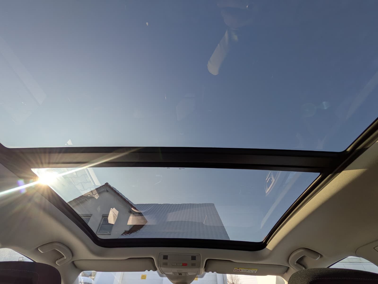 Fahrzeugabbildung Volkswagen Touran 2.0 DSG R-Line High BLACK Pano 7Si IQ AHK