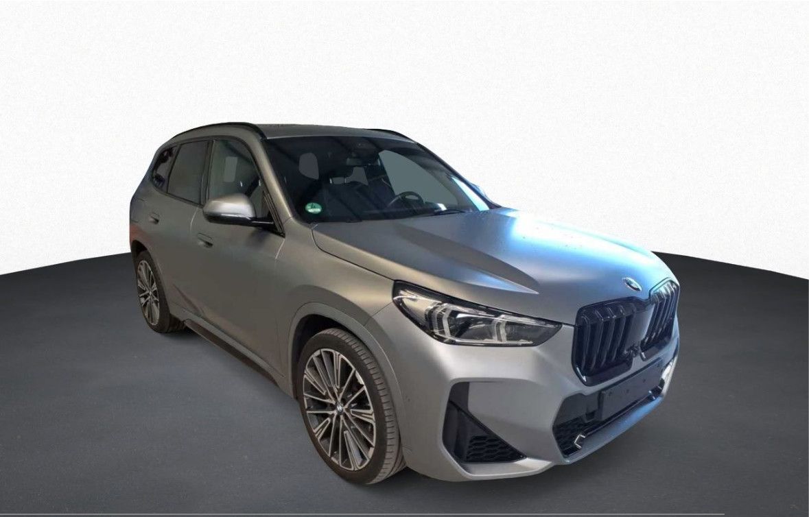 BMW X1 23i xDr. AT7 M SPORT LED HUD H&K PANO 20 LM foto 2