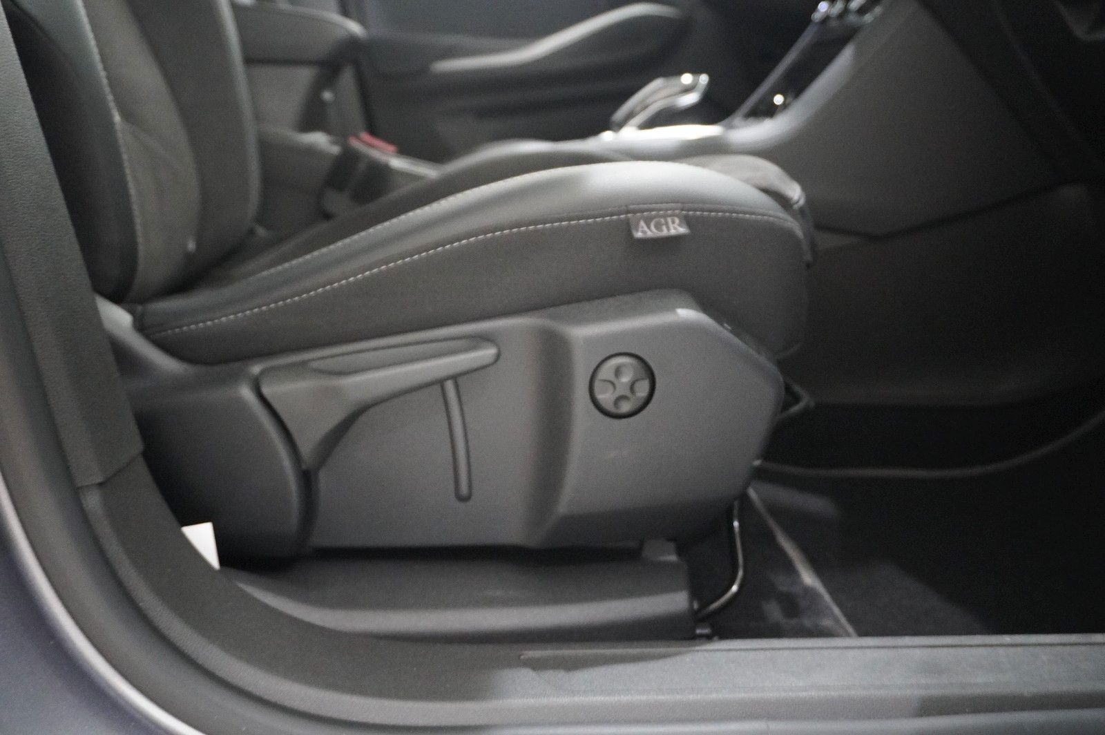 Fahrzeugabbildung Opel Grandland (X) 1.6T GSe 4HYBRID NAVI/LED/KAMERA