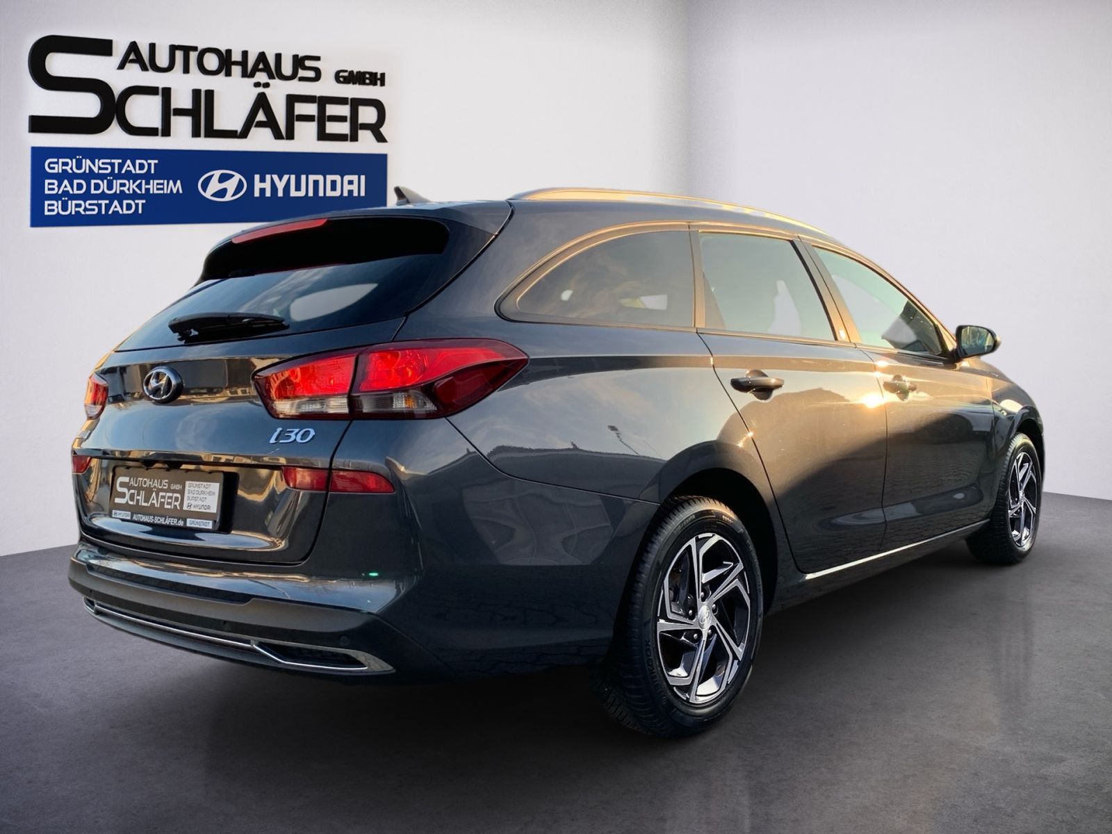 Fahrzeugabbildung Hyundai i30 Kombi 1.0 T-GDI 7-DCT Edition 30