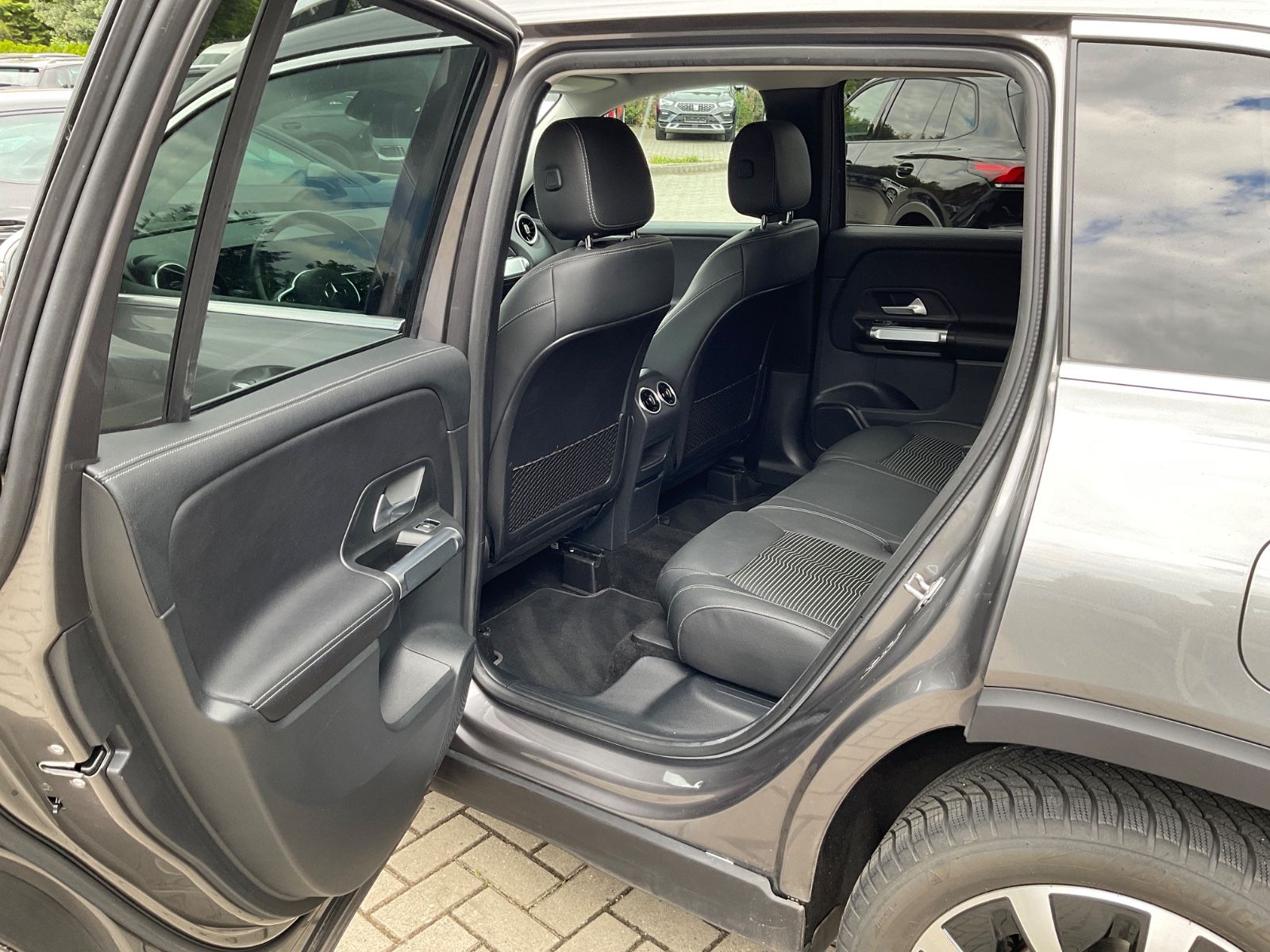 Fahrzeugabbildung Mercedes-Benz GLB 200 DCT,AHK,Navi,Kamera,GJR,LED