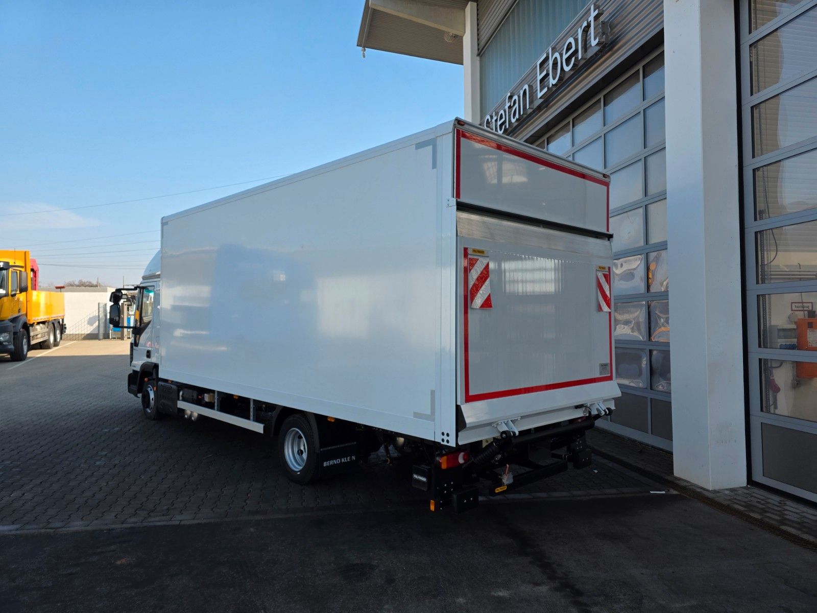 Fahrzeugabbildung Iveco Eurocargo ML80E21/P LBW 1.000kg L-Haus