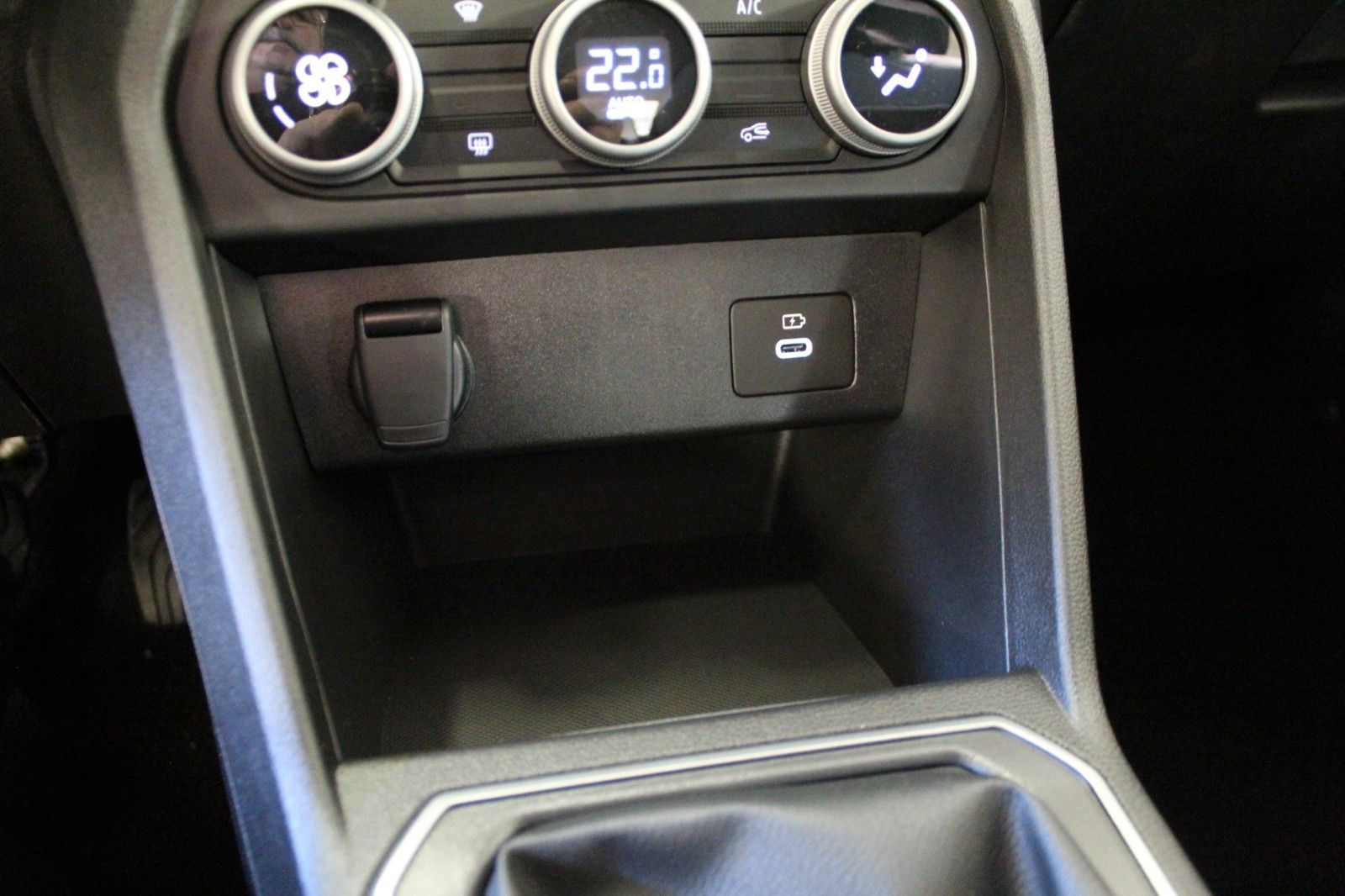 Fahrzeugabbildung Dacia Sandero TCe 90 auto Journey *Komfort-Paket*Sitzh