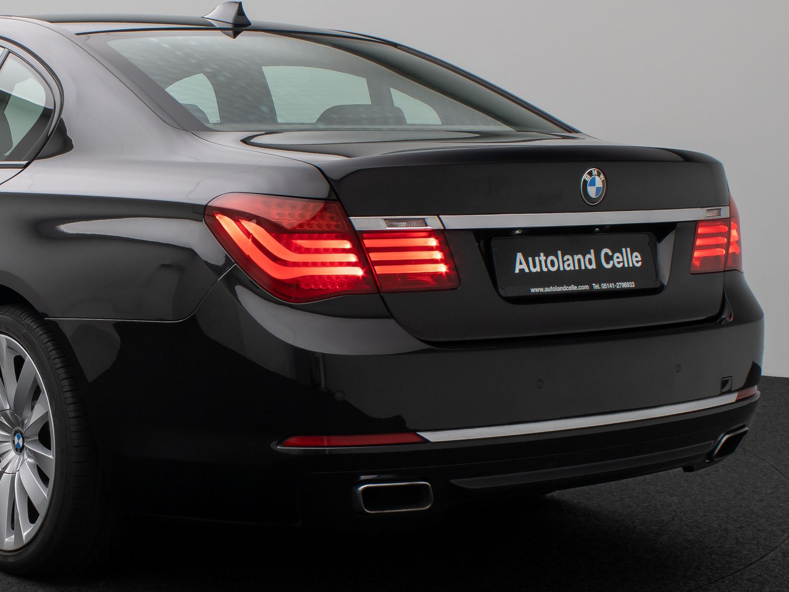 Fahrzeugabbildung BMW 740d xD Glasdach Kamera HUD HiFi Lenkrhzg SoftCl