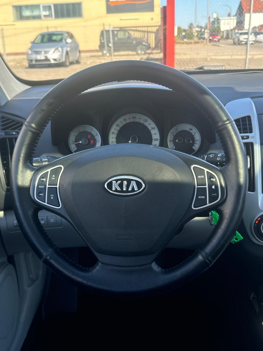 Kia cee'd*SHZ*PDC*Klima*Navi*Export*