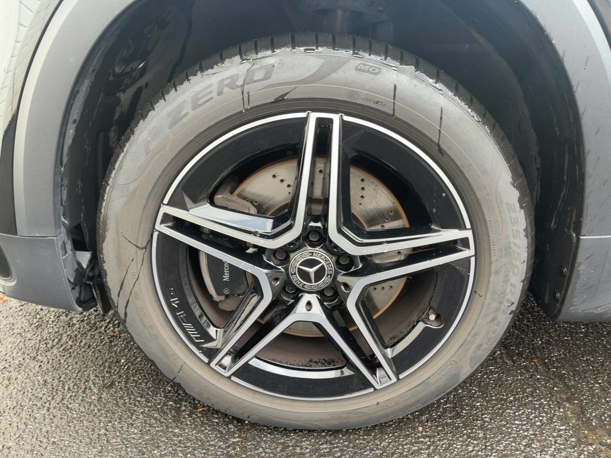 Fahrzeugabbildung Mercedes-Benz GLB 220 d 4M AMG/Night/Kamera/AHK/19''