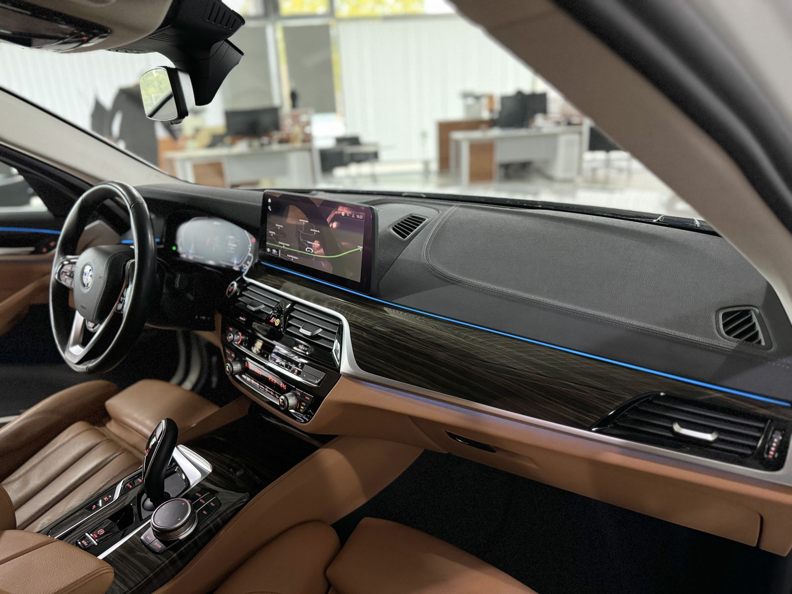 Fahrzeugabbildung BMW 530e xD Luxury Line Kamera HUD DAB HiFi Komfort