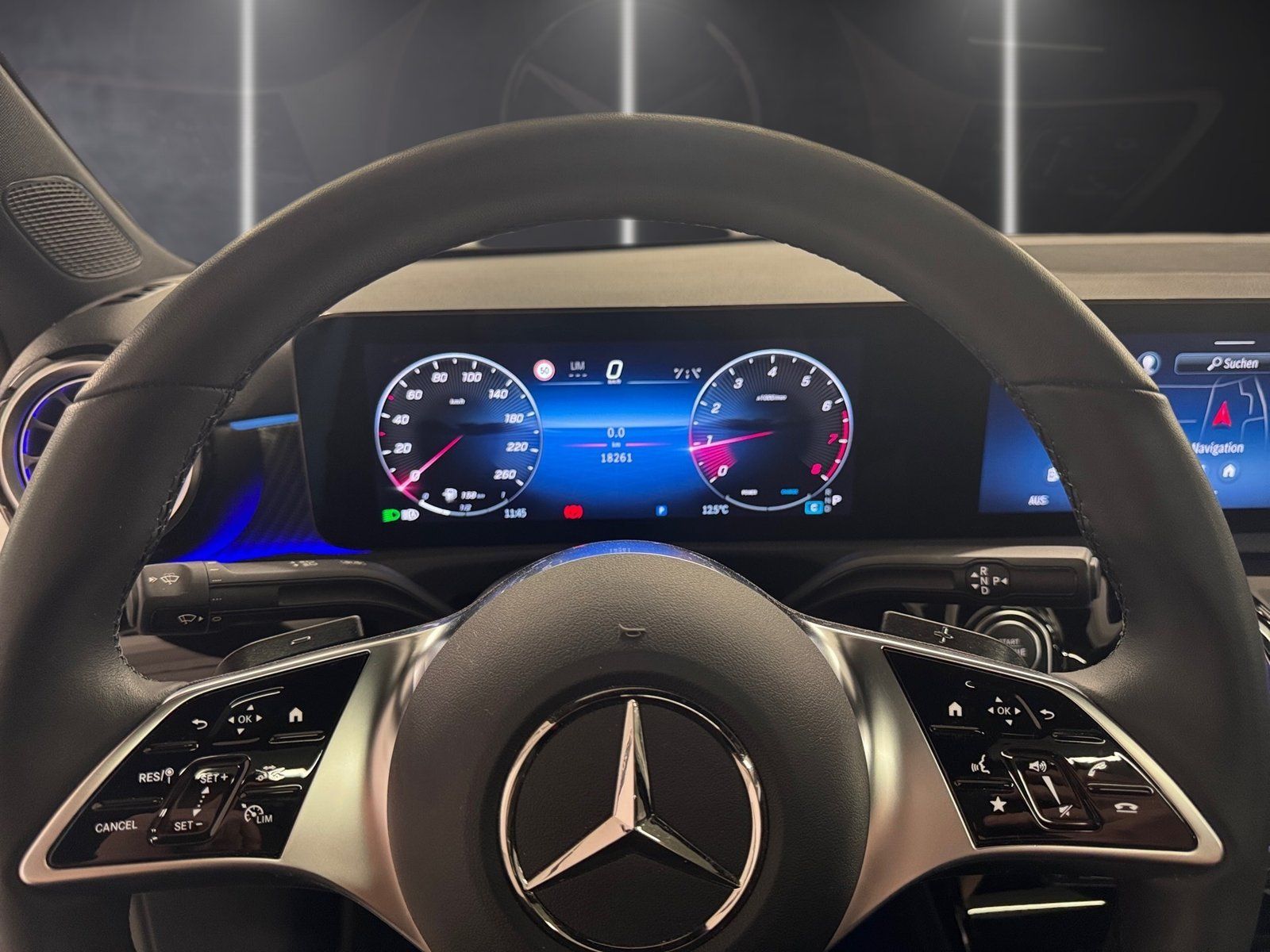 Fahrzeugabbildung Mercedes-Benz A 200 Lim Progressive*Pano*Totwinkel*MultiBeam*