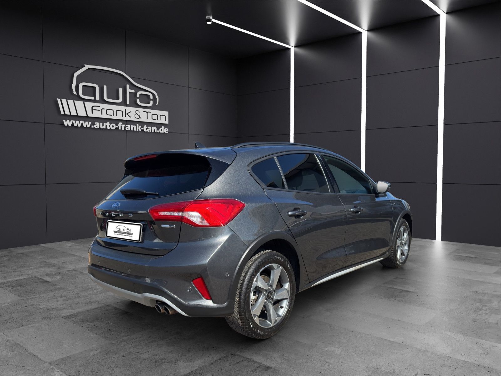 Fahrzeugabbildung Ford Focus Lim. Active X*Ahk*Kamera*Head-Up*LED*