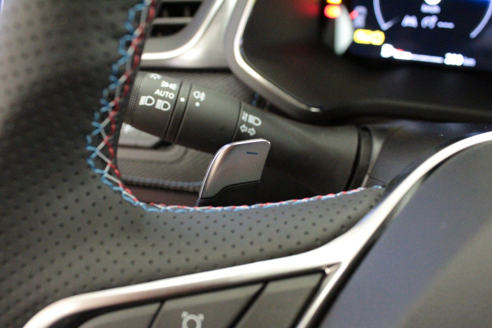 Fahrzeugabbildung Renault Captur Mild Hybrid 160 EDC Esprit Alpine