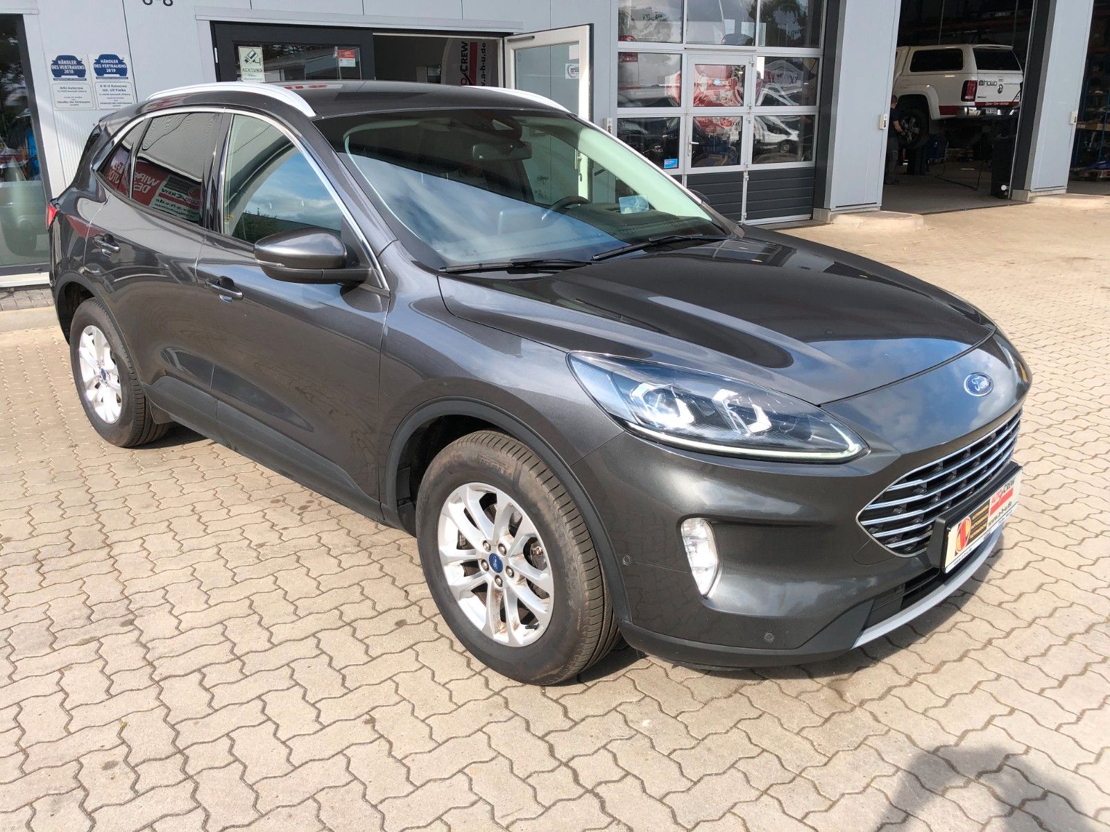 Fahrzeugabbildung Ford Kuga Titanium X Automatik