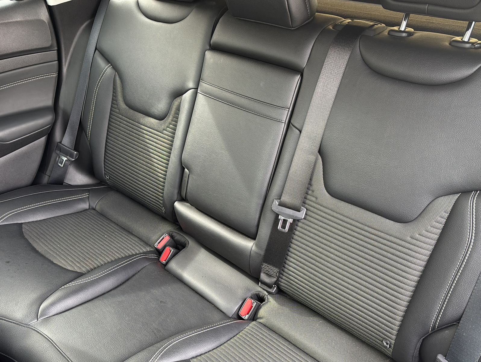 Fahrzeugabbildung Jeep Compass 1.3 T4 Plug-In Hybrid Limited 4xe 140kW