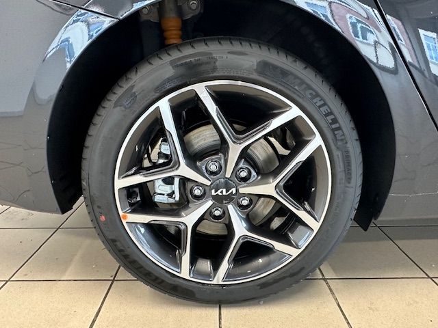 Fahrzeugabbildung Kia Ceed_sw Spirit T-GDI LaneASS Navi SHZ LED Kamera