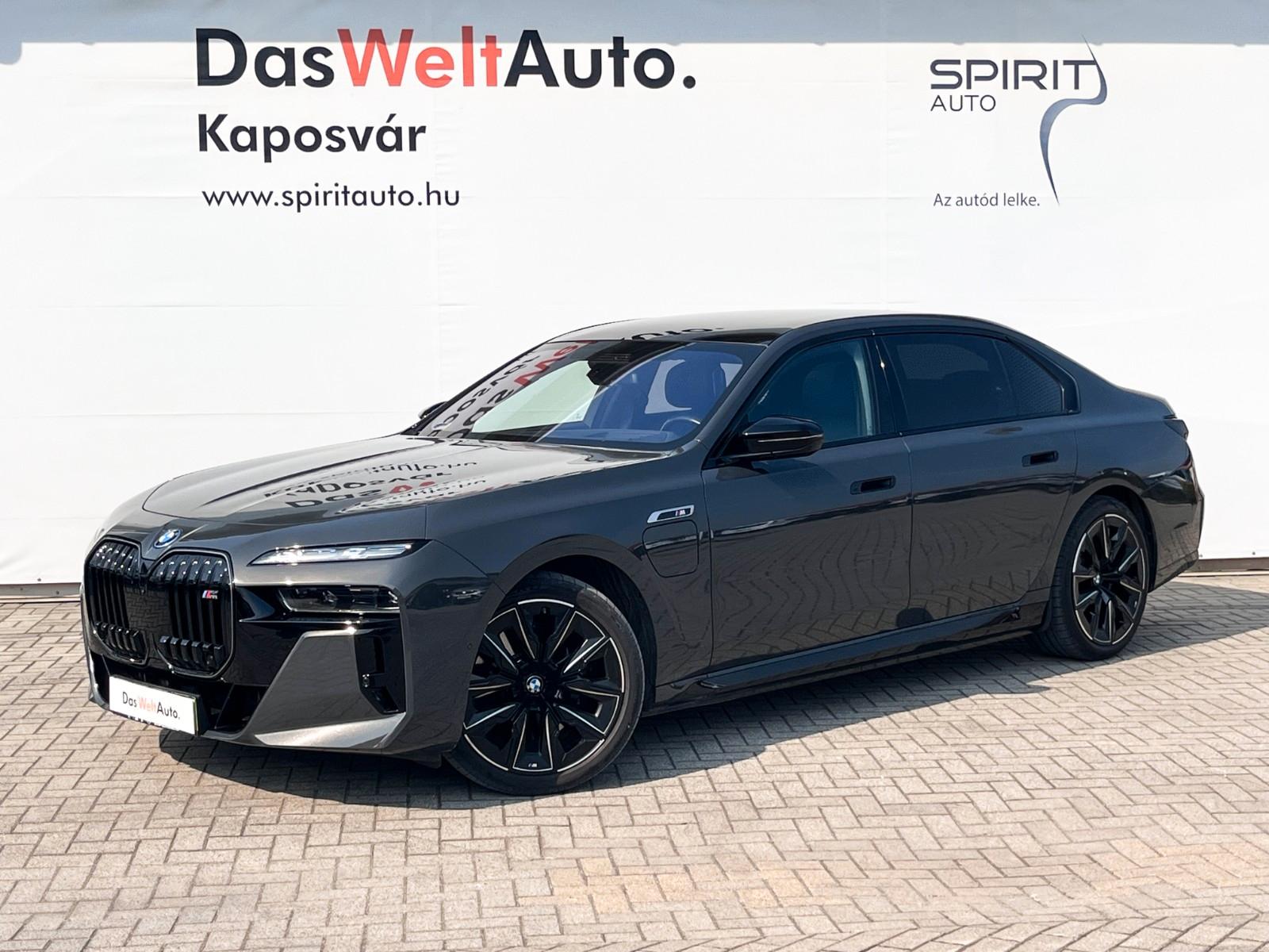 BMW M760e xDrive/MPerformance/Inno/Conossieur/B&W/21