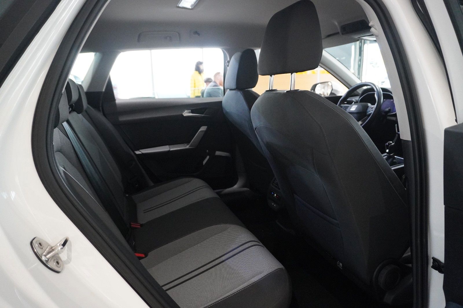 Fahrzeugabbildung SEAT Leon ST 2.0 TDI STYLE NAVI/LED/VIRT/SPORT/SH/DAB