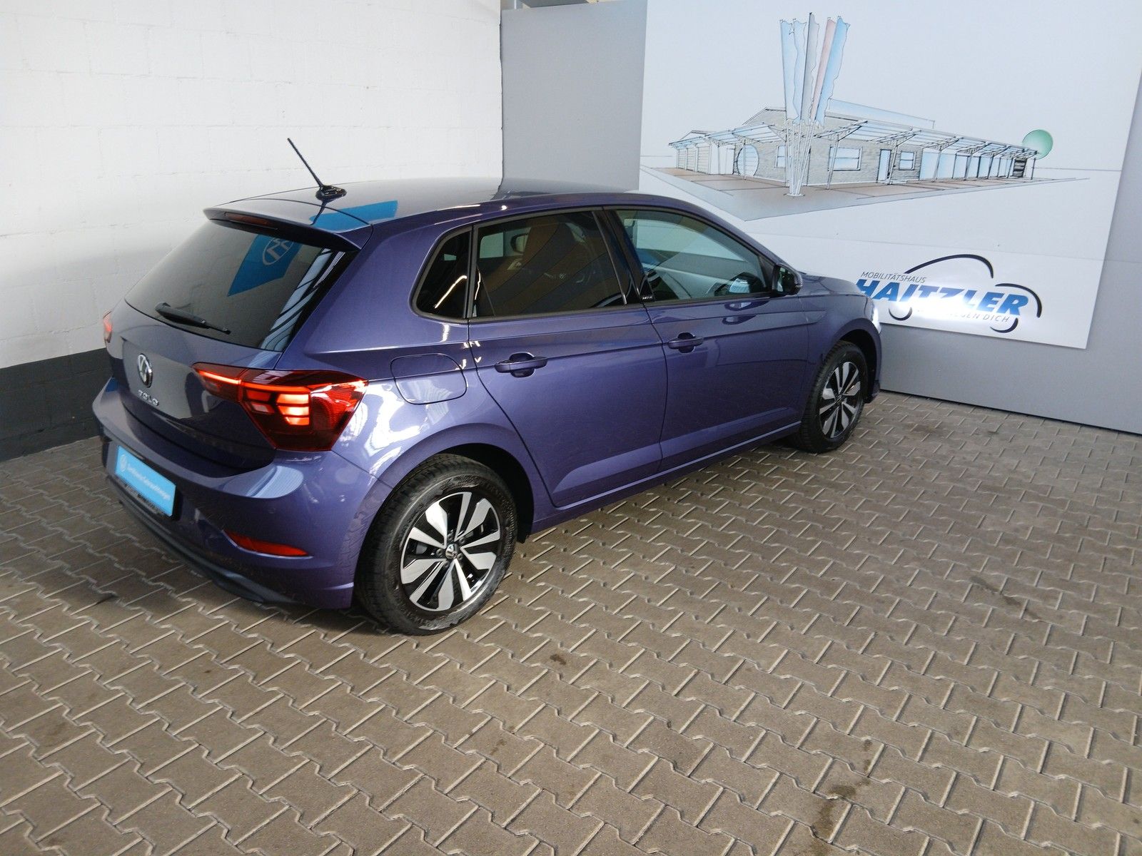 Fahrzeugabbildung Volkswagen Polo Move 1,0 TSI DSG + IQ.Drive + Navi + Kamera