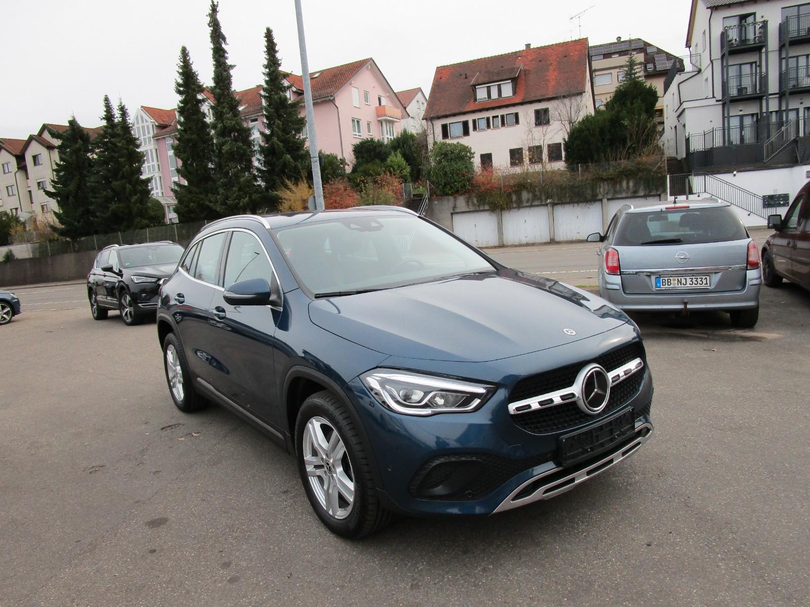 Mercedes-Benz GLA 220 d Progressive*LED*NAVI*HUD*DISTRONIC*KAM