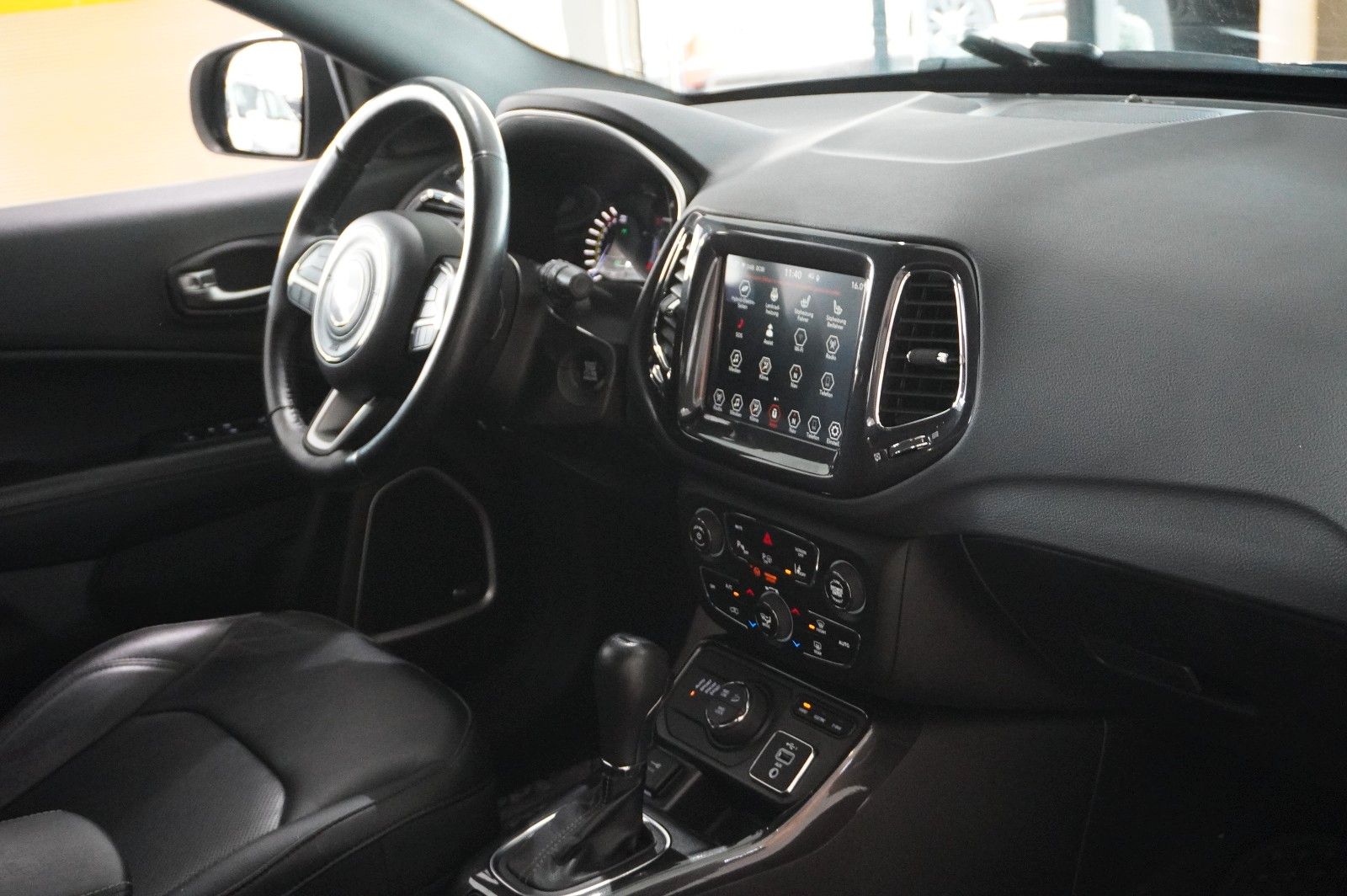 Fahrzeugabbildung Jeep Compass S 1.3T-GDI PHEV AWD SPORT NAVI/SH/KAMERA