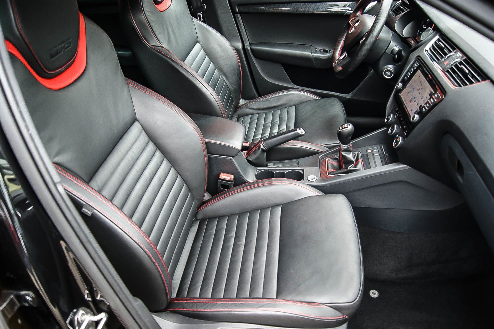 Fahrzeugabbildung SKODA Octavia Combi RS 20TSI CHALLENGE XL LEDER XENON