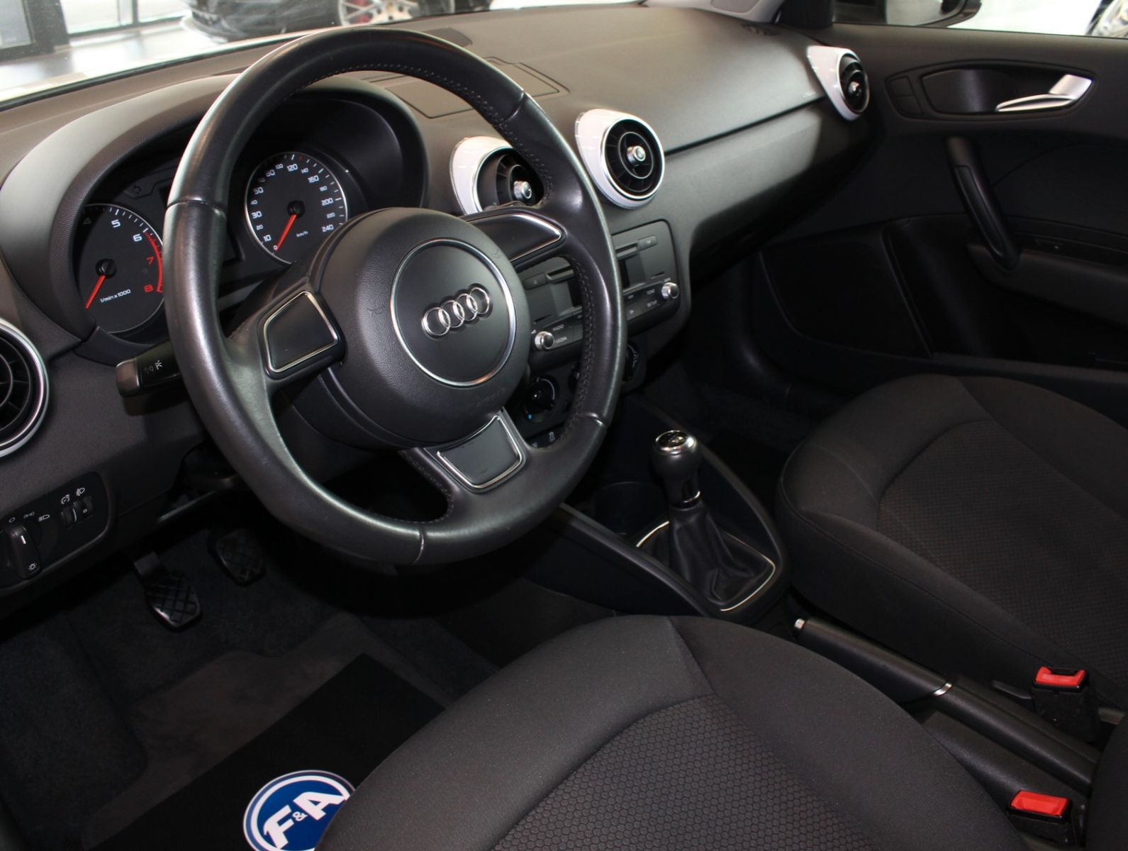 Fahrzeugabbildung Audi A1 Sportback Attraction 1.2 TFSI S line