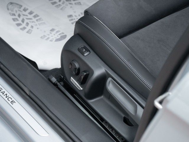 Passat Variant Elegance eHybrid AHK Business Pre