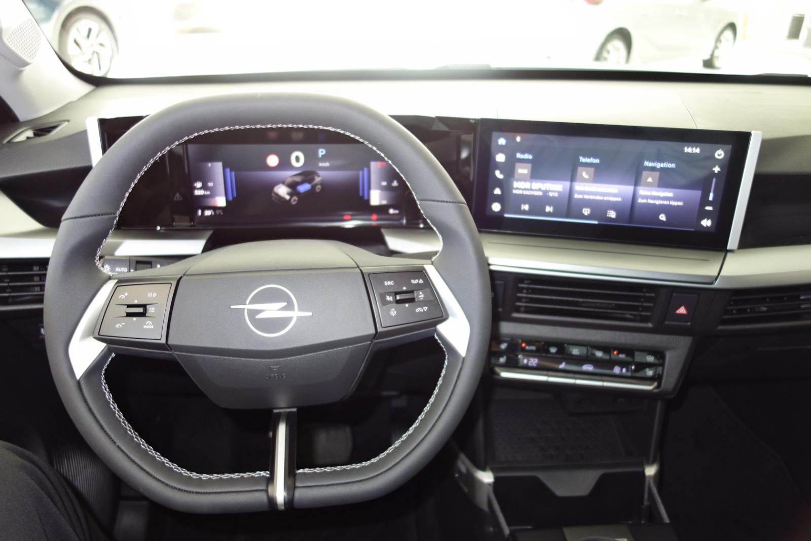 Opel Frontera Ultimate 1.2 145PS AT LED,Navi,Rückfah.