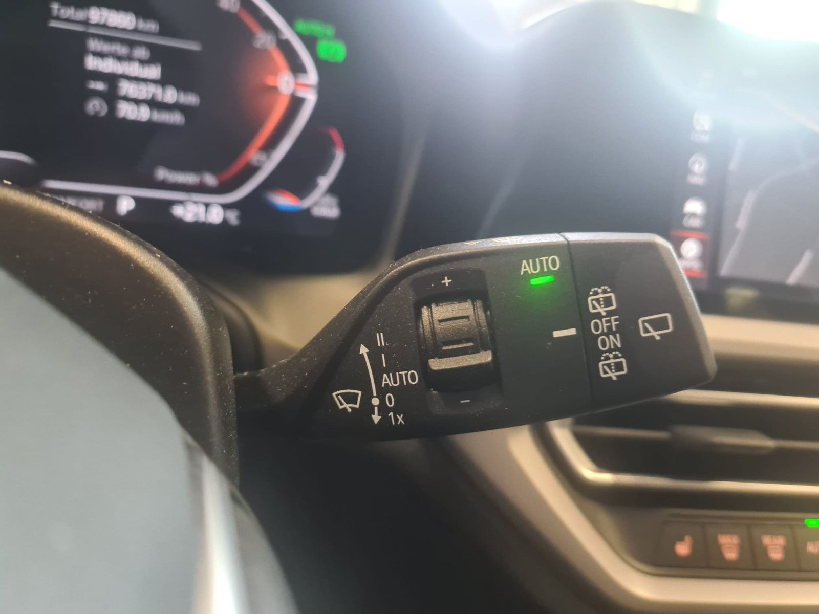 Fahrzeugabbildung BMW 320 Touring 320 d xDrive / LED / NAVI / DIGITAL