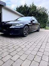 BMW 520d xDrive Touring M-Sport Laser Standhzg 8xAlu