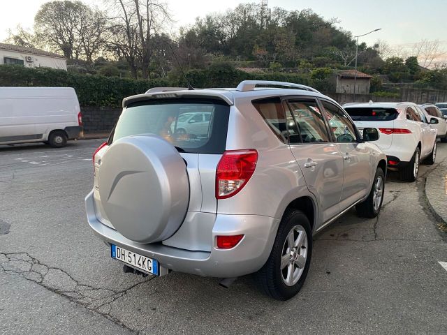 Toyota RAV4 2.2 D-4D 136 CV Sol GANCIO TRAINO