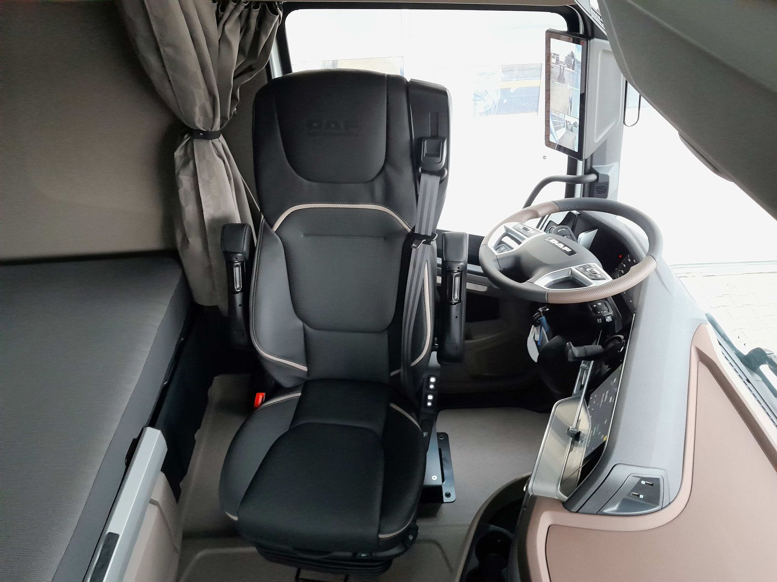 Fahrzeugabbildung DAF XG+ 480 FT