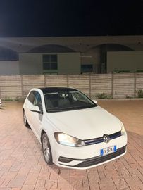 Volkswagen Golf - 2