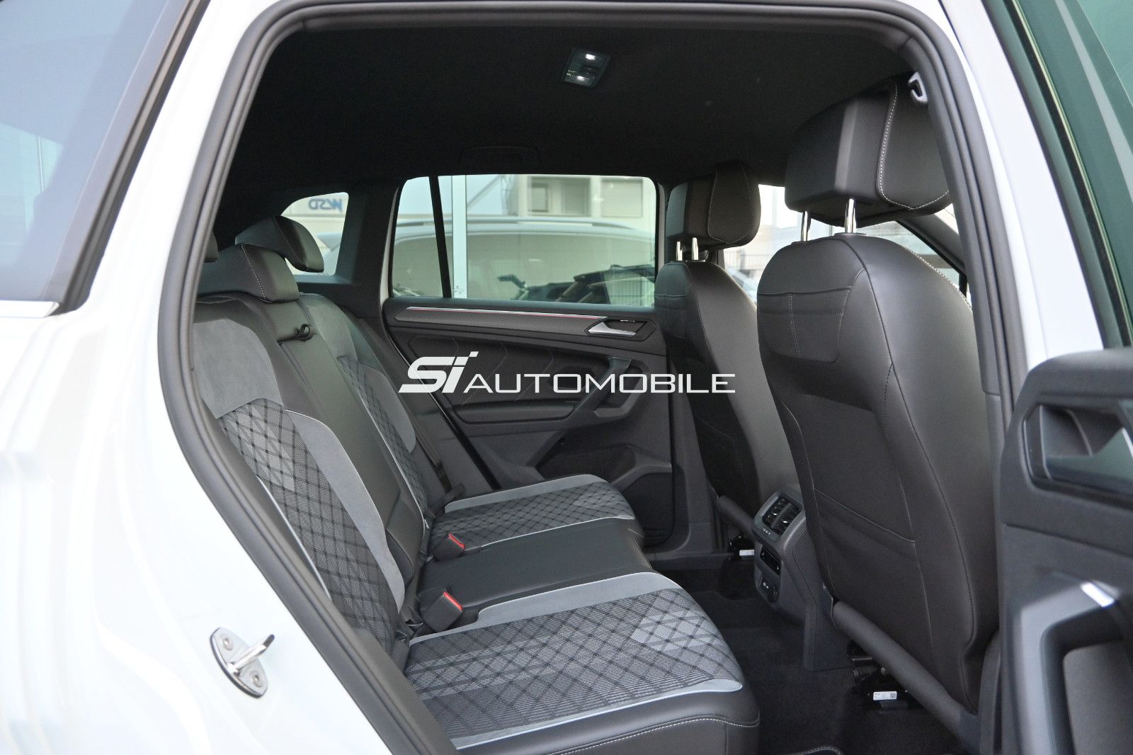 Fahrzeugabbildung Volkswagen Tiguan 1.4 eHybrid DSG R-Line °ACC°AHK°360°-KAM°