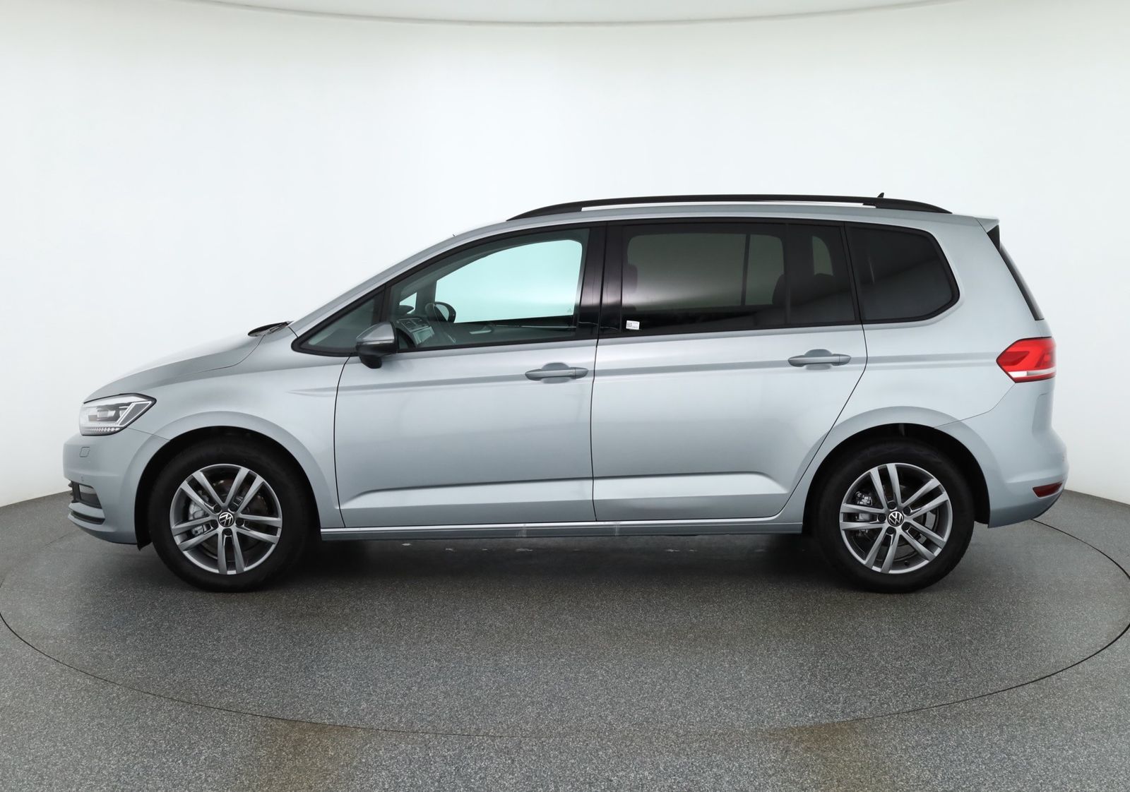 Volkswagen Touran 1.5 TSI DSG LED ACC 7-Sitzer imagem 2