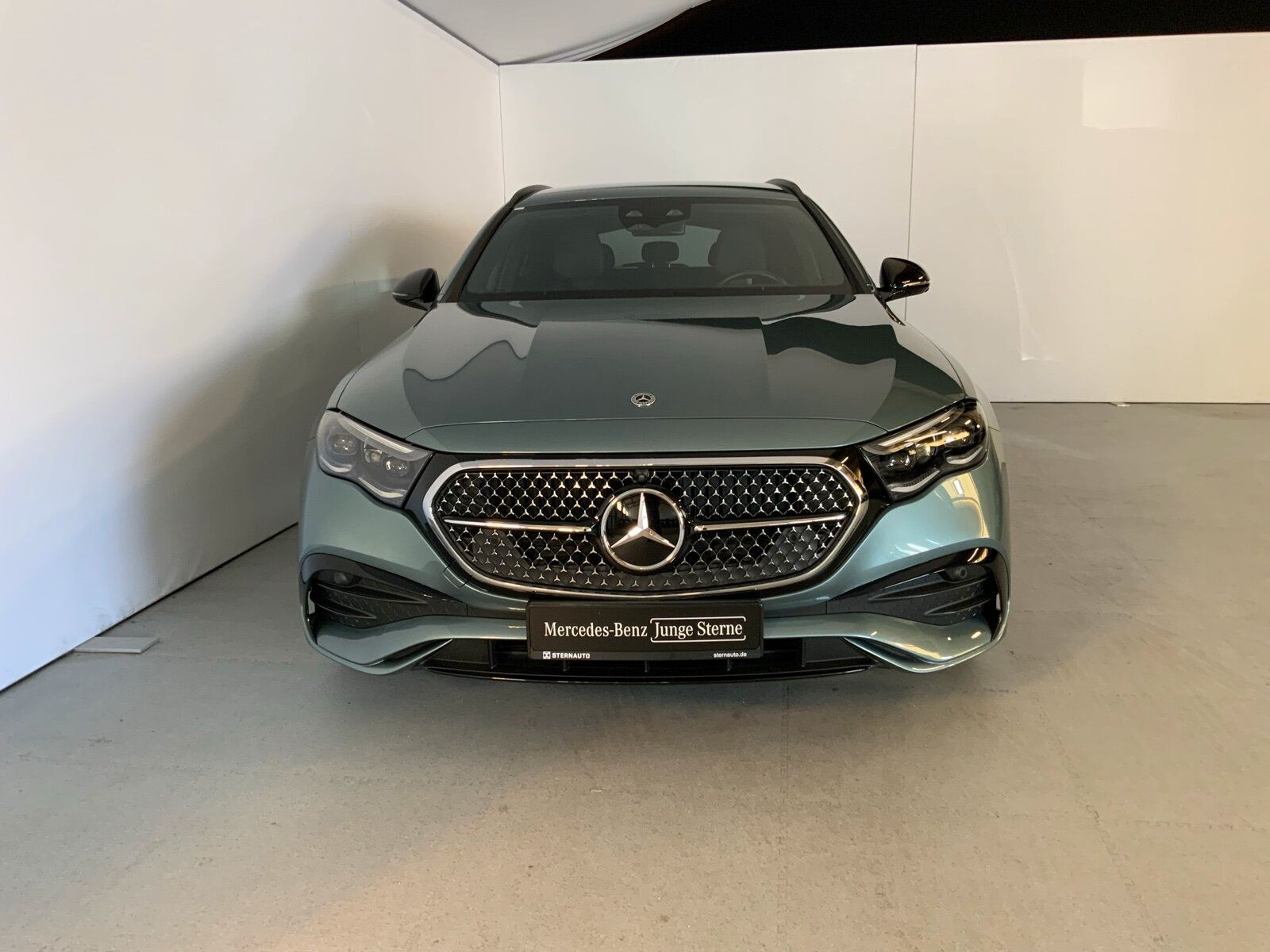 Mercedes-Benz E 220 d T AMG Night Distro 360Cam Digi-Light AHK imagem 2