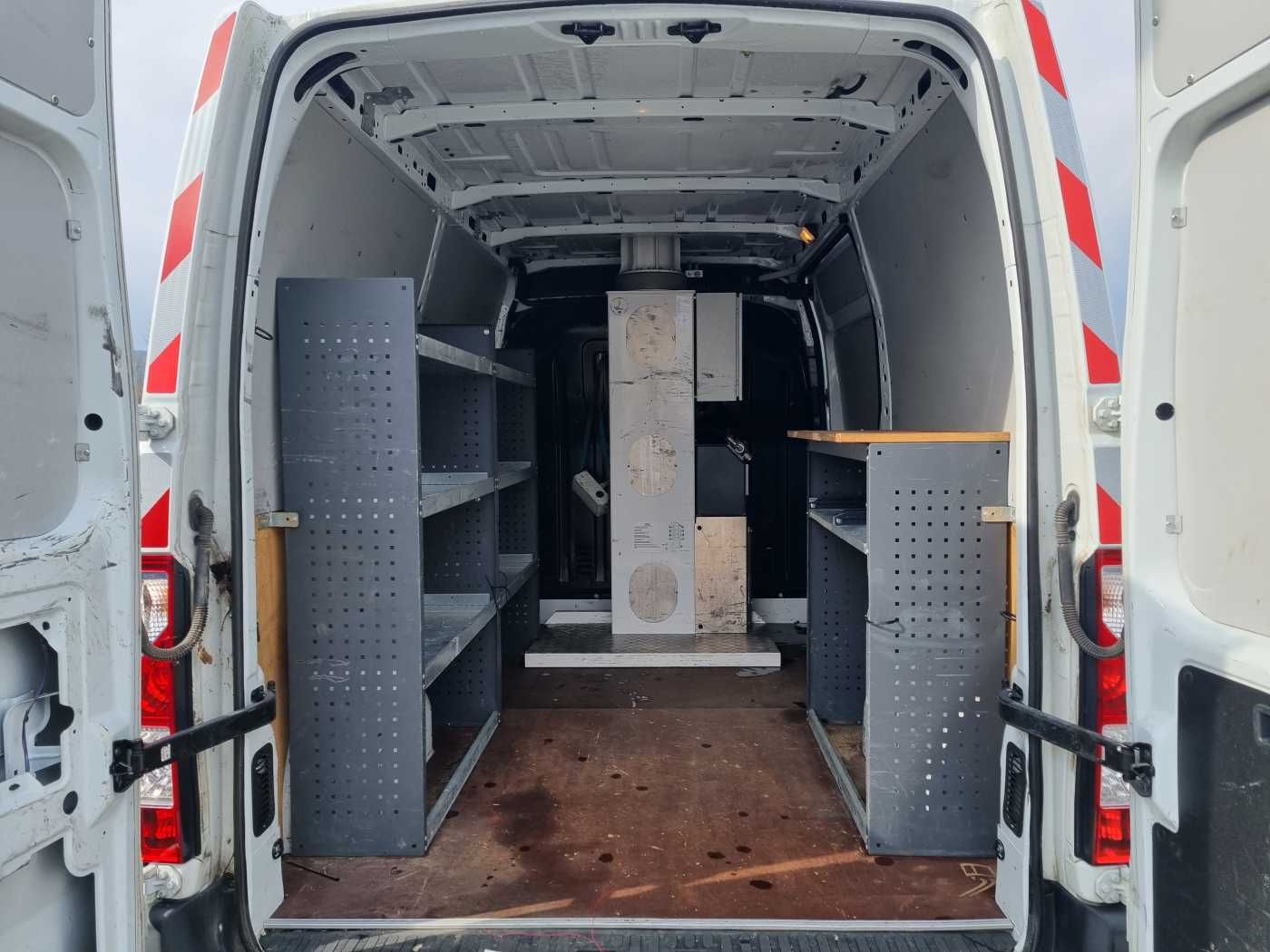 Fahrzeugabbildung Renault Master 2.3 dCi / France Elevateur 121FT, 12m