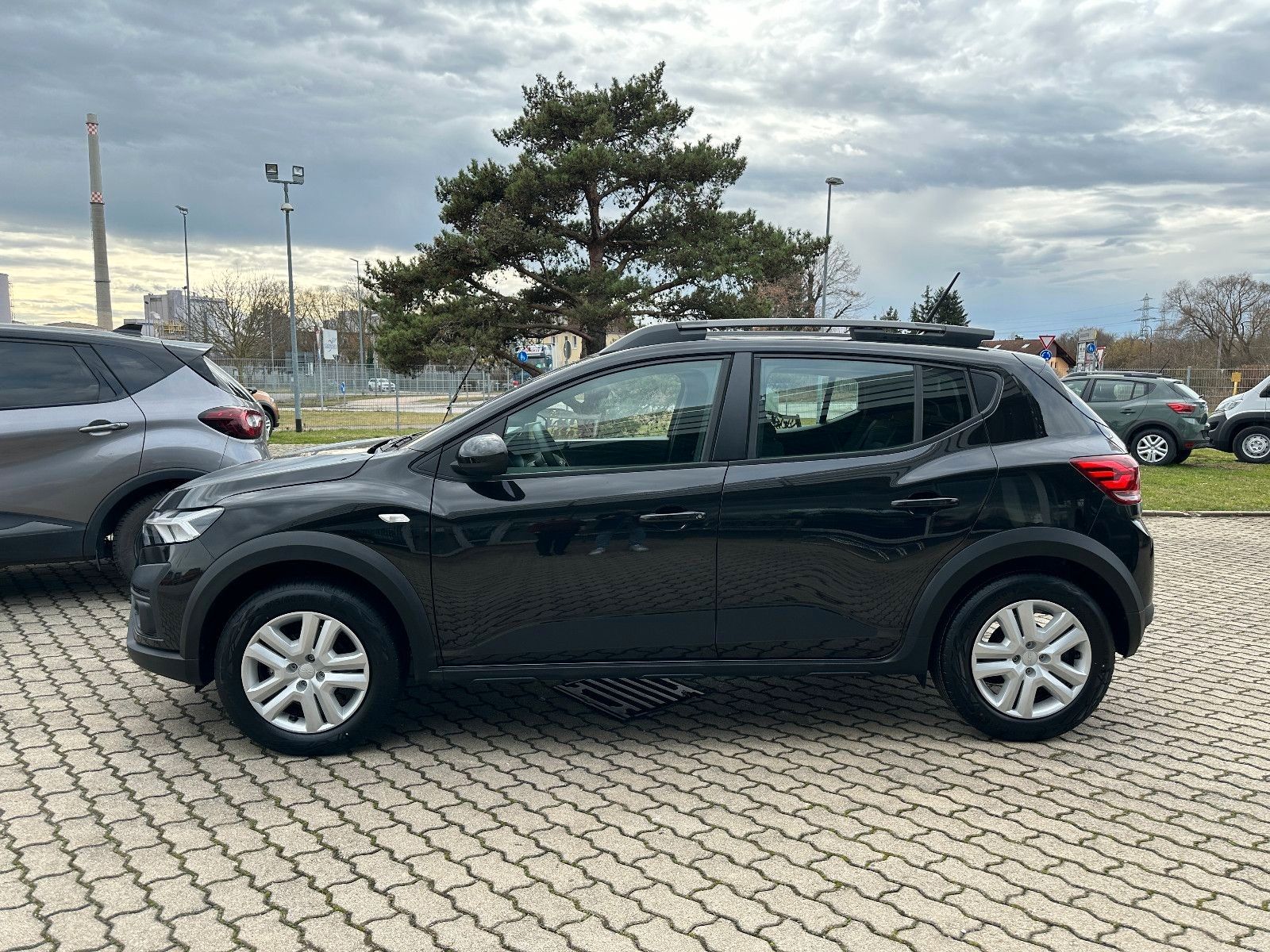 Fahrzeugabbildung Dacia Sandero TCe 90 Stepway Expression Winter P.+AHK