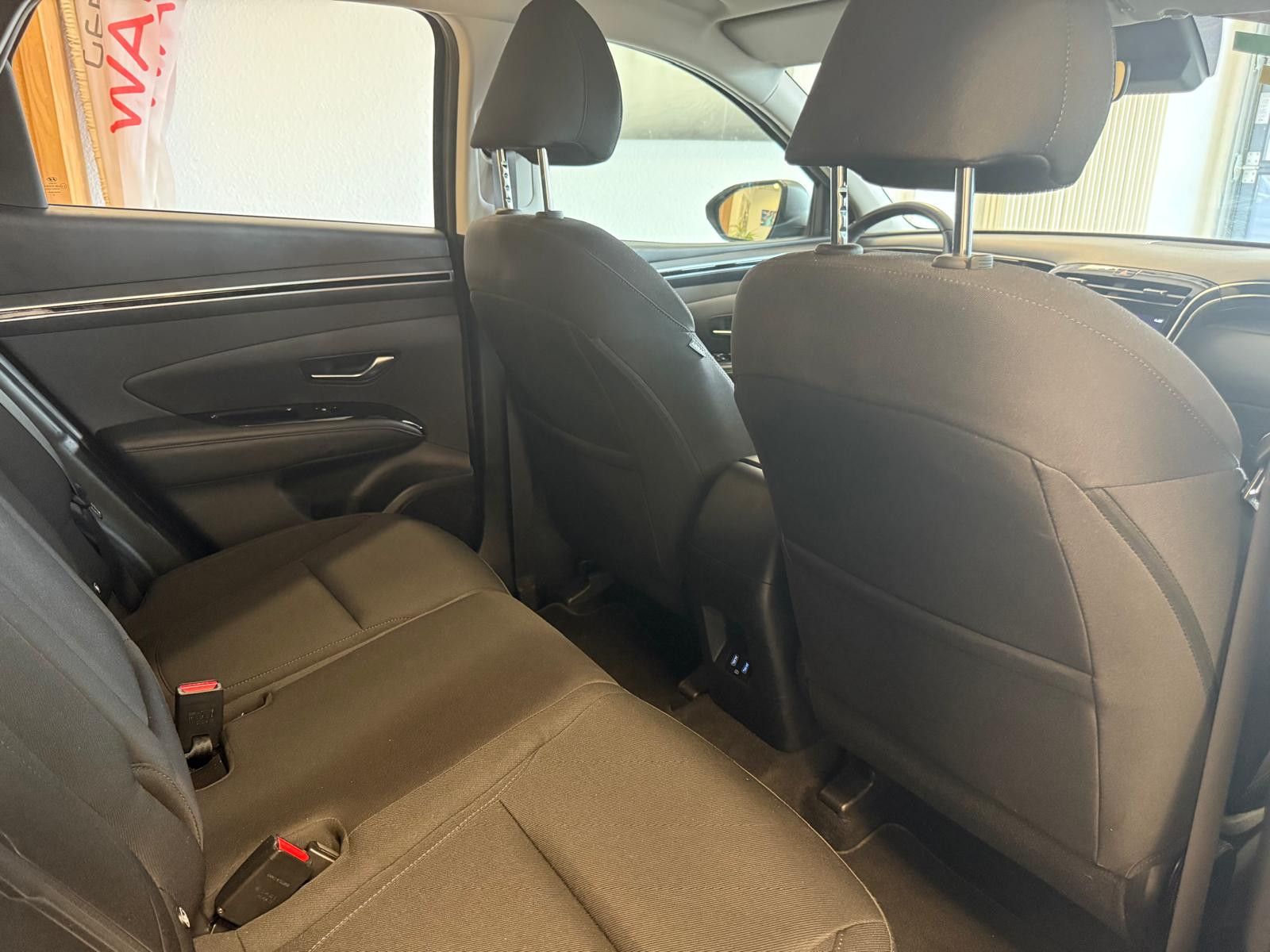 Fahrzeugabbildung Hyundai Tucson Select Mild-Hybrid 4WD / AHK / LED / NAVI