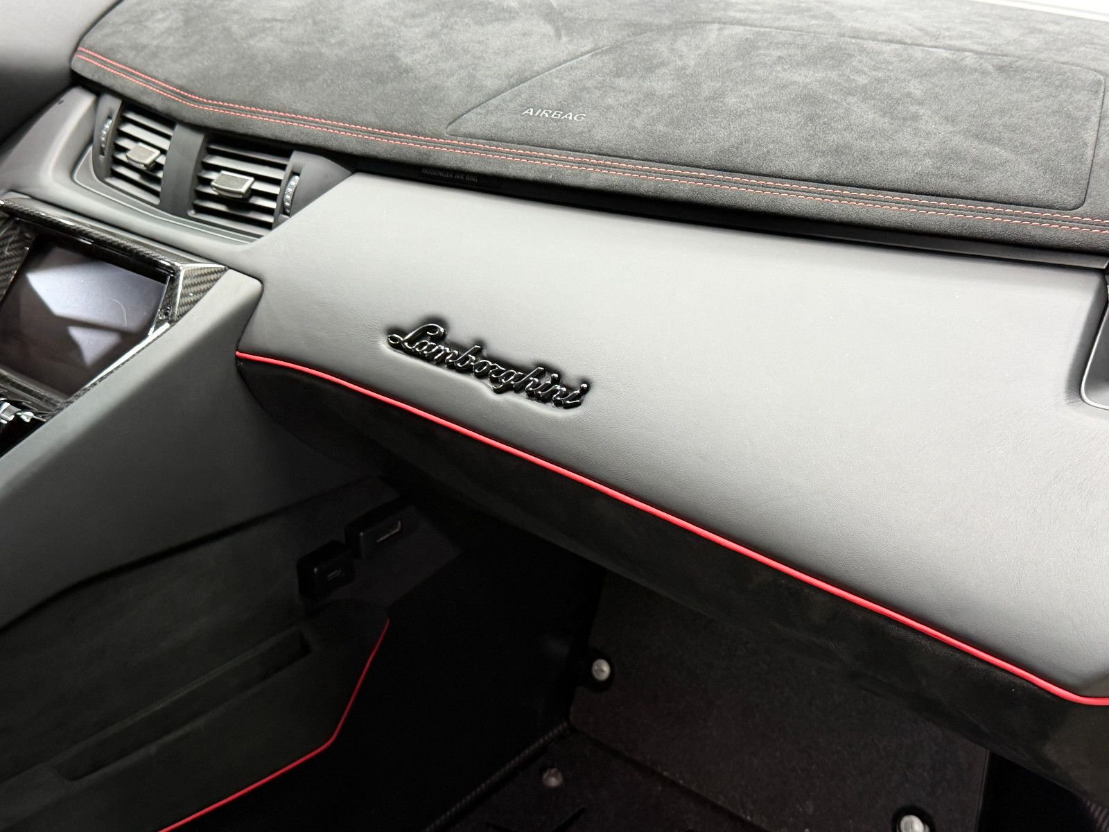 Fahrzeugabbildung Lamborghini Aventador SVJ | FULL CARBON|LIFT|SENSONUM|PPF|