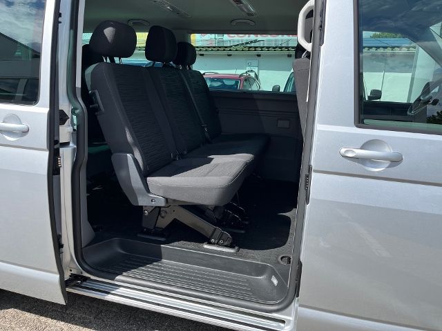 Fahrzeugabbildung Volkswagen T6.1 Caravelle 2.0 TDI DSG Comfortline LR 9 SITZ