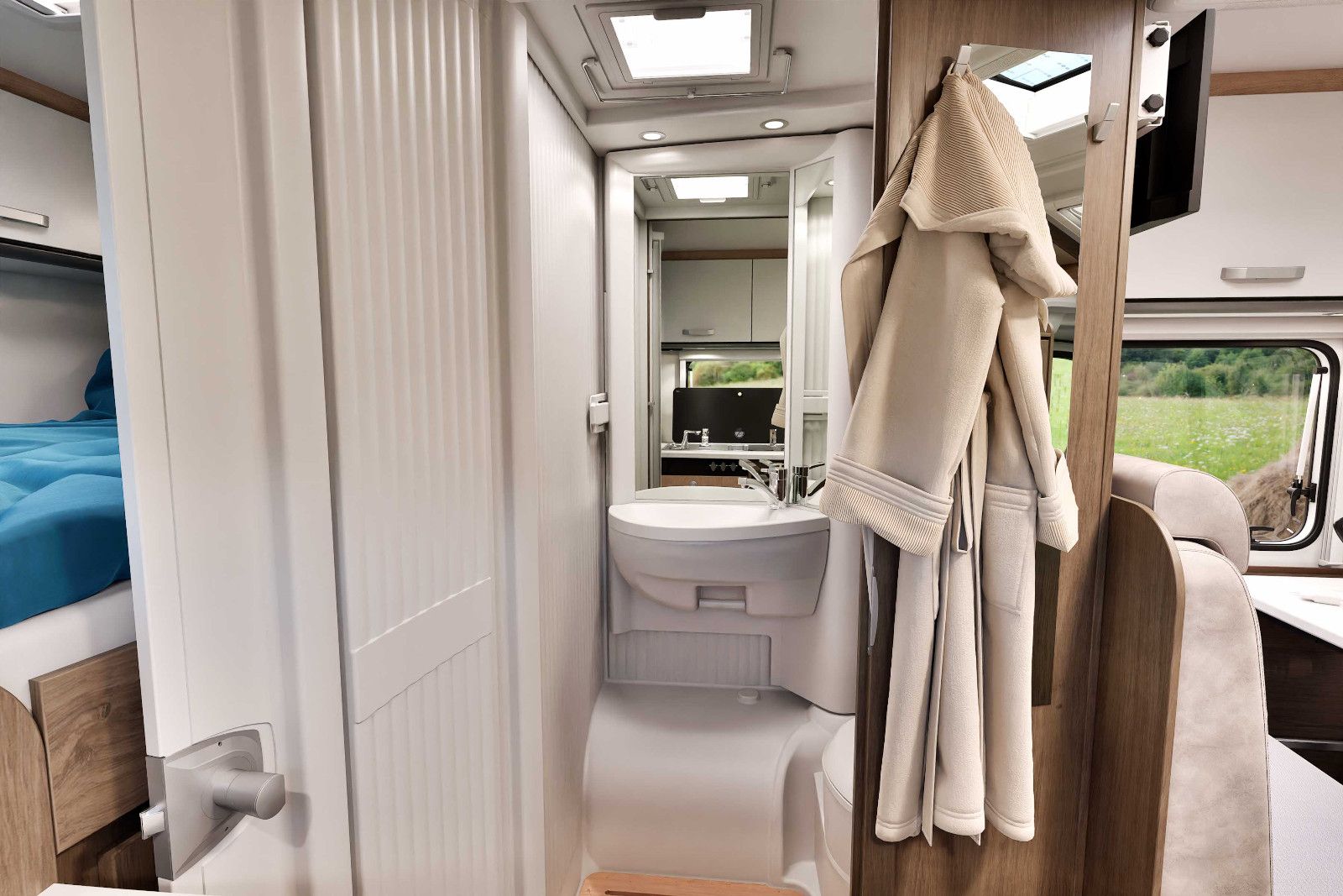 Fahrzeugabbildung Carado V-132 pro+ BIS ZU 10.000 € SPAREN !!!