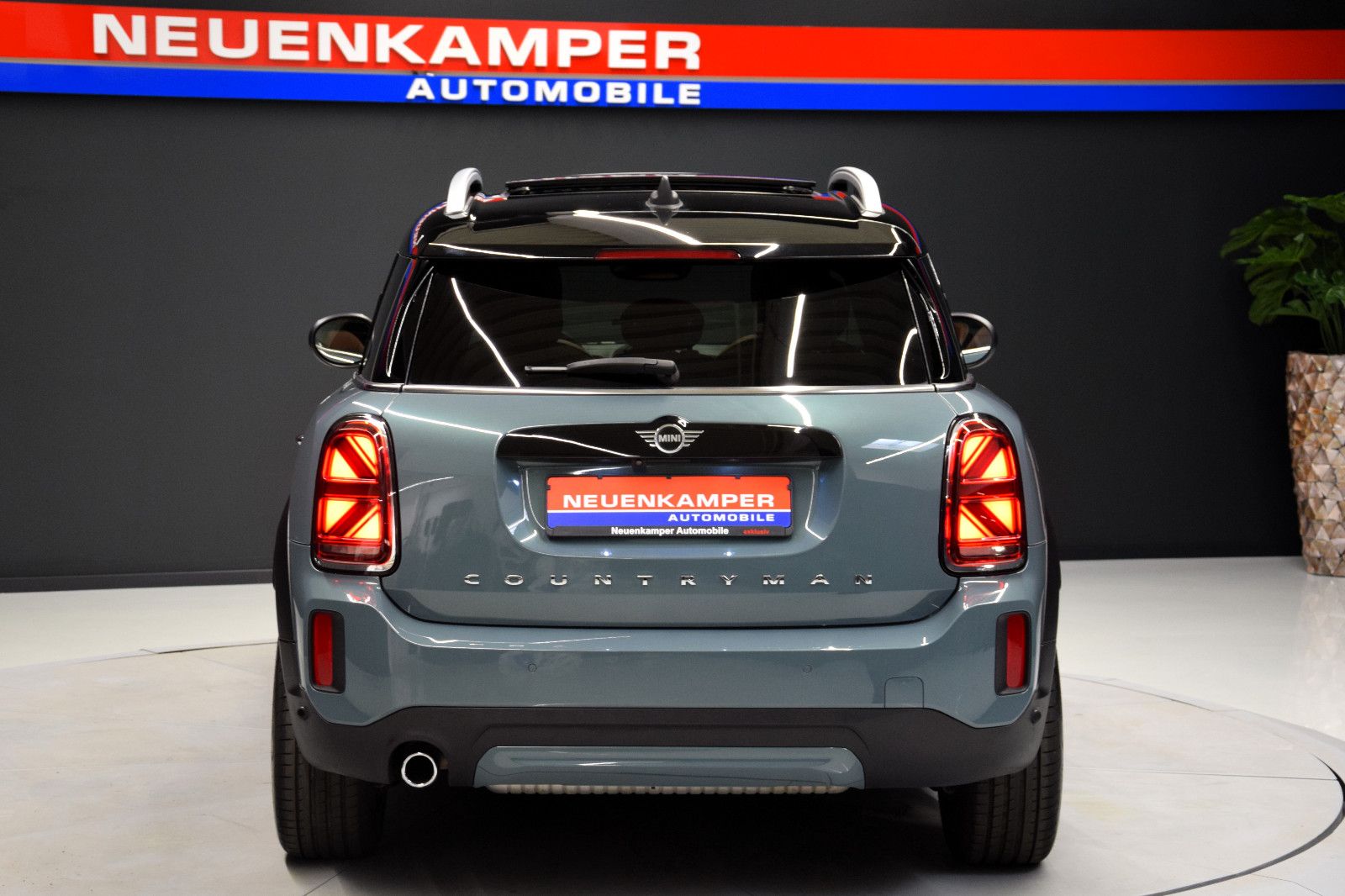 Fahrzeugabbildung MINI Cooper Countryman Yours Trim Pano Leder-braun